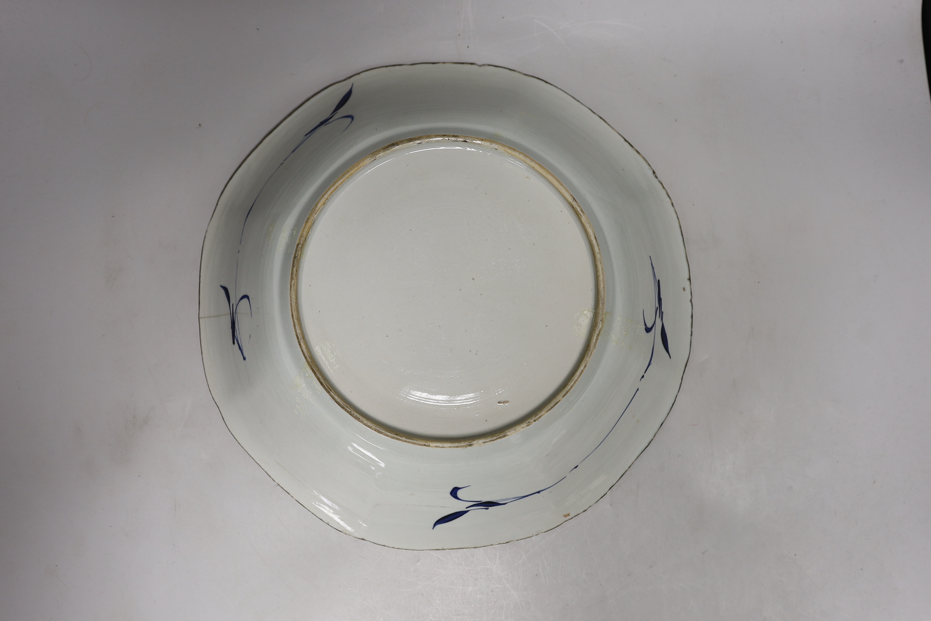 A Chinese Kangxi blue and white octagonal dish, 34cm